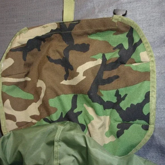 XL WOODLAND BDU RUCKSACK BACKPACK w/SLEEPING COMPLETE w/SHOULDER STRAPS EC 1067